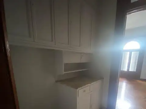 Departamento 6 ambientes con 2 baños