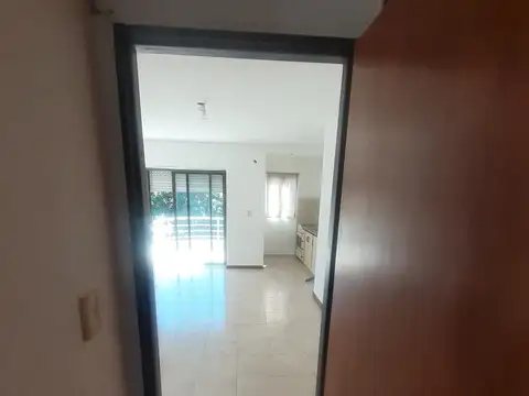 Se alquila departamento de un dormitorio. Cercano al HECA   y a  la Universidad Católica Argentina