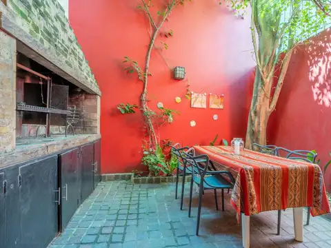 Venta PH Tipo casa Colegiales 4 Amb, patio, terraza y cochera