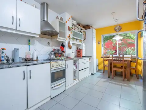 Depto Tipo Casa 4 ambientes con 4 baños