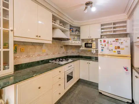 VENTA - Casa 6 ambientes en La Tablada con Jardín