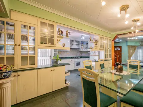 Beron de Astrada 5900