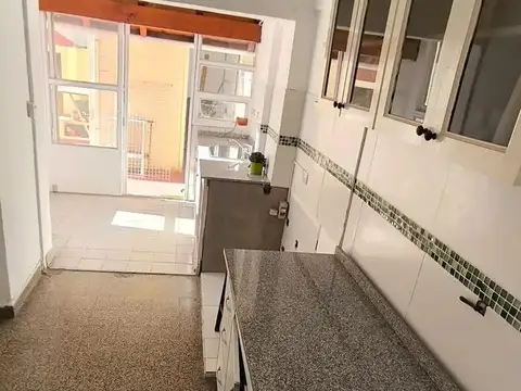 Departamento 8 ambientes con 1 baño