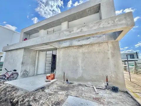 Casa  en Venta en Carpinchos, Nordelta