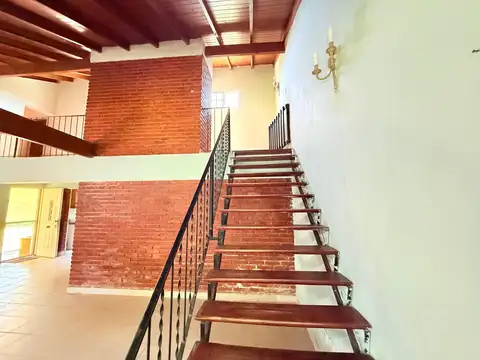 Casa 4 ambientes con 3 baños