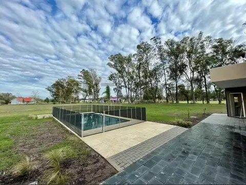 Venta de casa en Barrio Cerrado La Asuncion. Lujan.