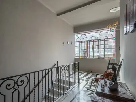 San Nicolas entre Av. Rivadavia y Yerbal , Piso 1