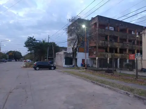 2 De Abril 2900, Piso 2