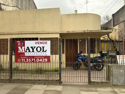 CASA EN LOTE PROPIO CON GALPON- MUNRO