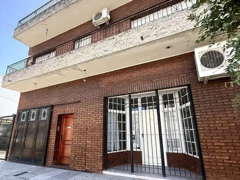 PH EN PLANTA BAJA | 3 AMBIENTES | PARQUE   QUINCHO | ESPACIO TIPO SALÓN | ISIDRO CASANOVA