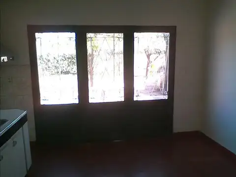 Casa 3 ambientes con 1 baño