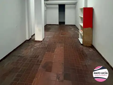 Alquiler Local con Vidriera - Excelente Zona