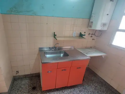 2 ambientes lateral excelente ubicacion