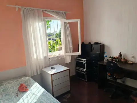 Casa en Alquiler con 1 cochera