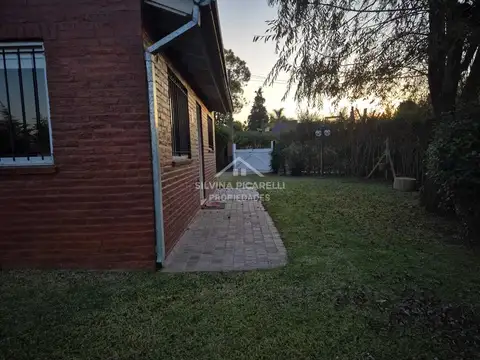 Casa 3 ambientes con 2 baños