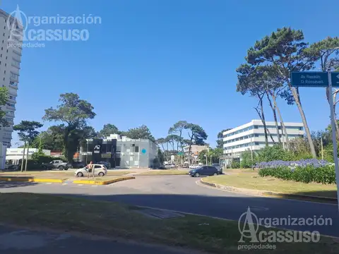 Local Av. Roosevelt parada 5