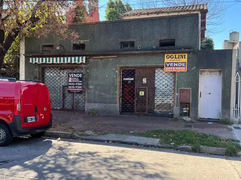 2 CASAS ( MULTIFAMILIAR ) CON LOCAL AL FRENTE Y GRAN FONDO LIBRE S/ LOTE DE 10 X 39,60