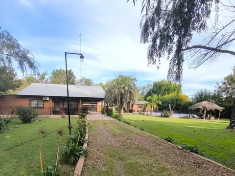 Casa quinta en venta de 335m2 ubicado en Cañuelas