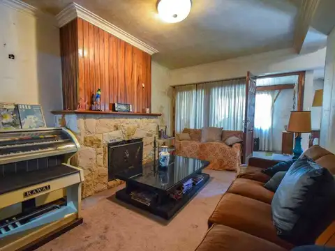 Casa 6 ambientes con 4 baños