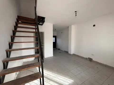 Departamento en Alquiler en Celedonio Escalada, $ 420.000
