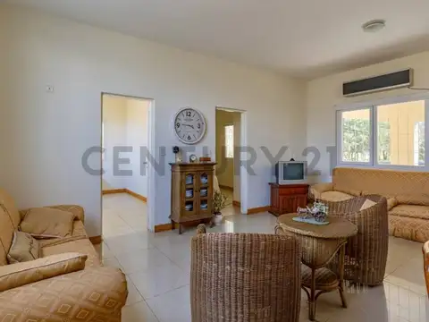 VENTA CASA 4 AMBIENTES SIERRA DE LOS PADRES