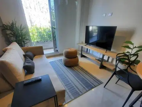 A estrenar un dormitorio con balcón verde