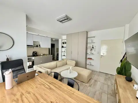 Excelente departamento de 2 ambientes con Balcon y cochera.