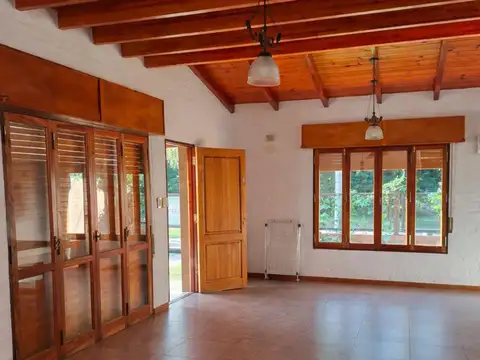 Casa 3 ambientes con 2 baños