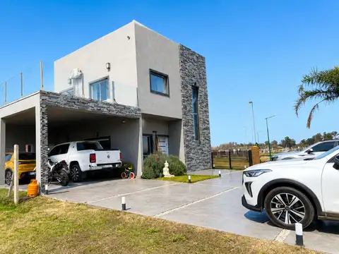 Casa en Venta en Carlos Spegazzini, USD 189.990