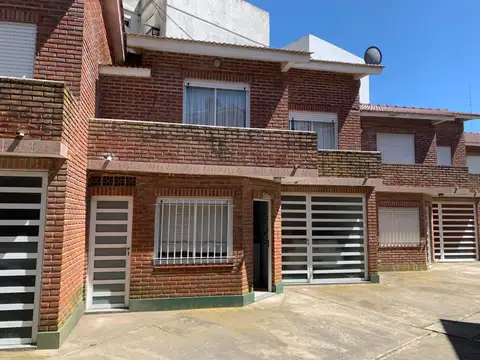 Duplex a1 cuadra del mar en Santa Teresita (101058)