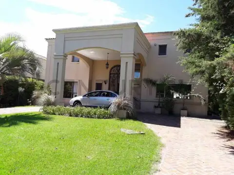 Casa 6 ambientes en venta en Santa Barbara