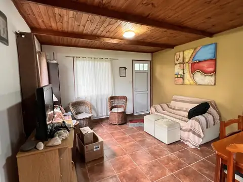 Casa 4 ambientes con 1 baño