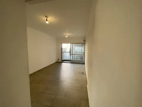 DEPARTAMENTO MONOAMBIENTE EN EL CENTRO DE AVELLANEDA