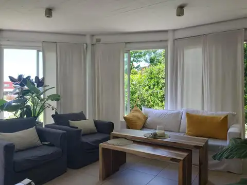 Casa en alquiler en Santa Bárbara, 4 dormitorios, a la laguna desde el 15 al 31/1/26