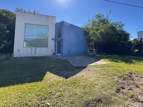 CASA  EN VENTA 1000 MTS DE TERRENO CON PILETA