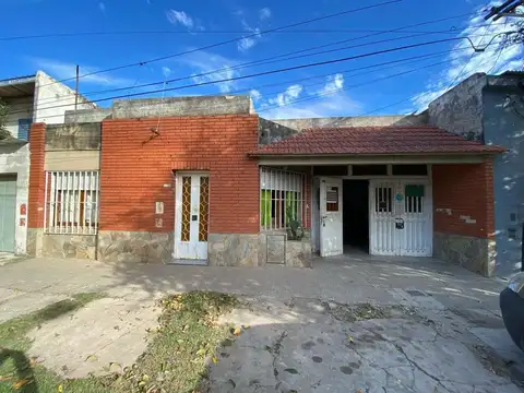 Casa 6 ambientes con 1 baño
