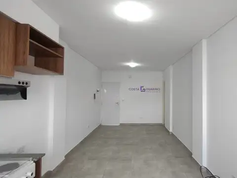 Excelente departamento monoambiente en primer piso al contrafrente