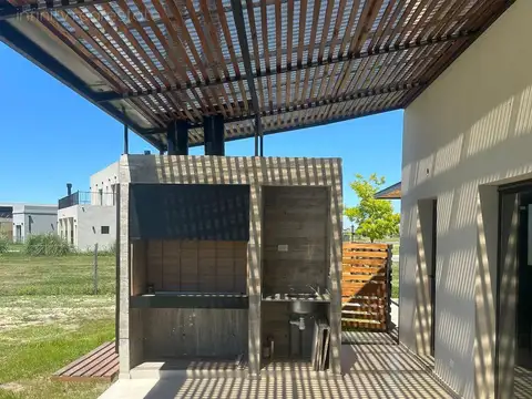 Casa en Alquiler de 3 dormitorios