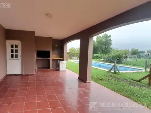 Casa en Venta con 4 cocheras
