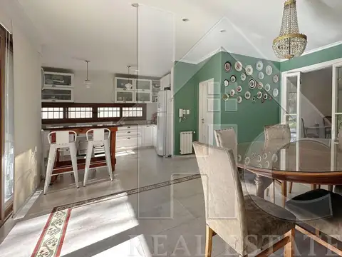 VENTA -Chalet- 7 ambientes- de Categoria