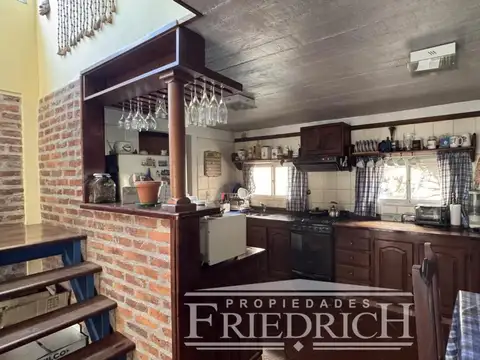 Casa en Venta con 3 cocheras