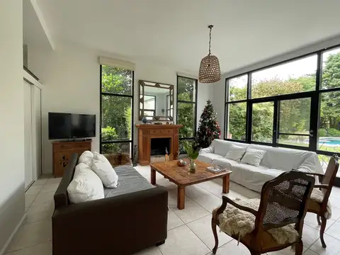 Casa 5 ambientes con 3 baños