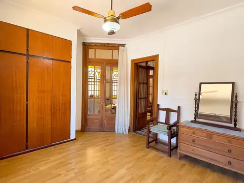 VENTA CASA 4 DORM. SEMICENTRO TANDIL