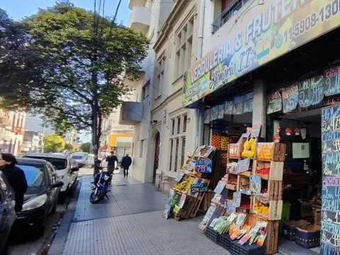 Local en Venta en Flores, USD 190.000