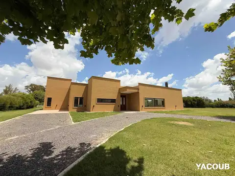 Casa en Alquiler de 4 dormitorios