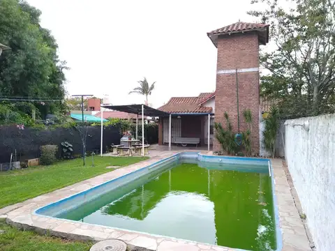 Casa 5 ambientes con 2 baños