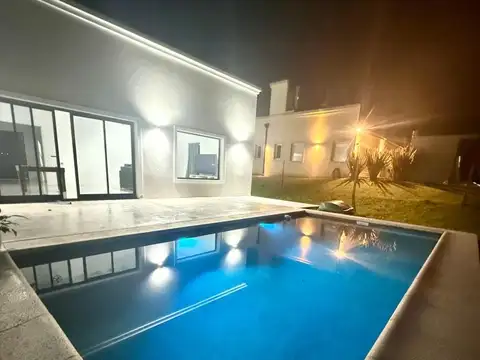 CASA EN VENTA BARRIO PRIVADO BARRANCAS DE SAN BENITO