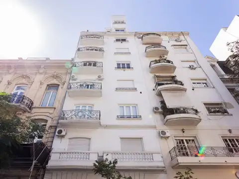 Av Quintana 200. Apto Profesional. Oficina