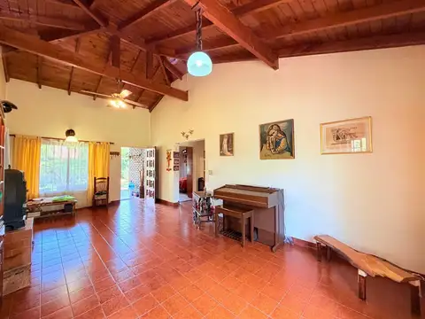 Casa 3 ambientes con 2 baños