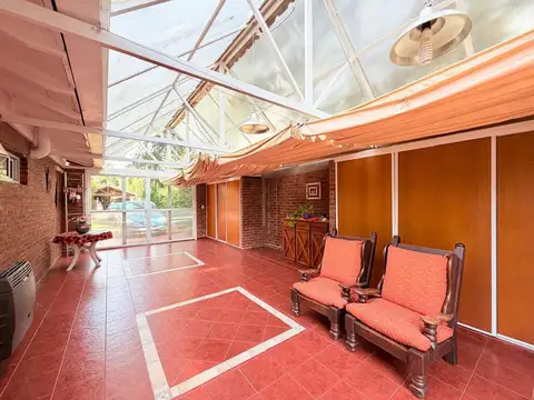 Casa en Venta con 4 cocheras